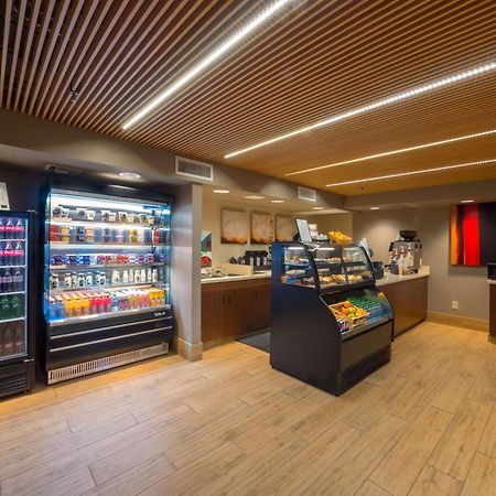 Hilton Phoenix Airport Экстерьер фото