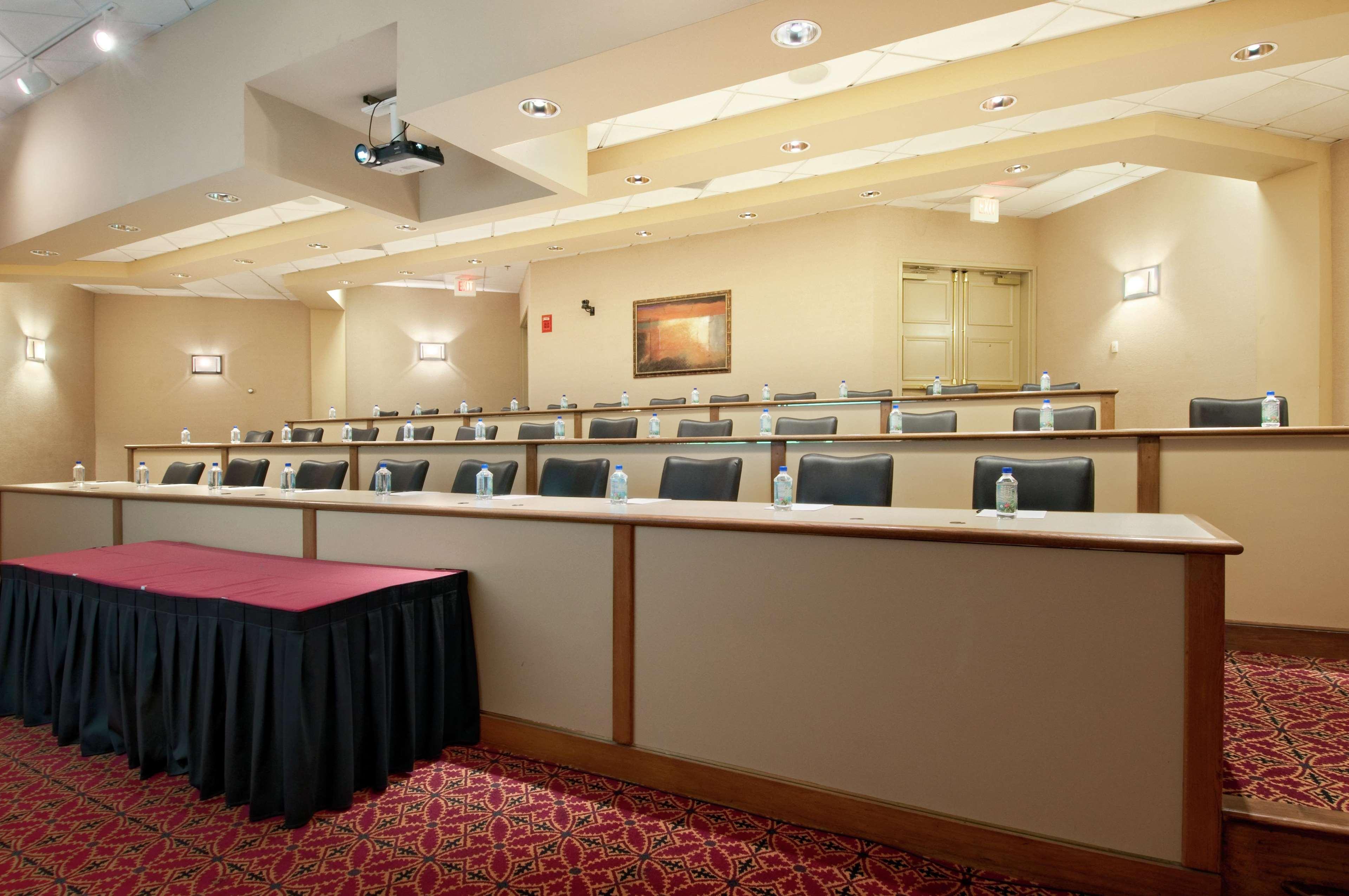 Hilton Phoenix Airport Удобства фото