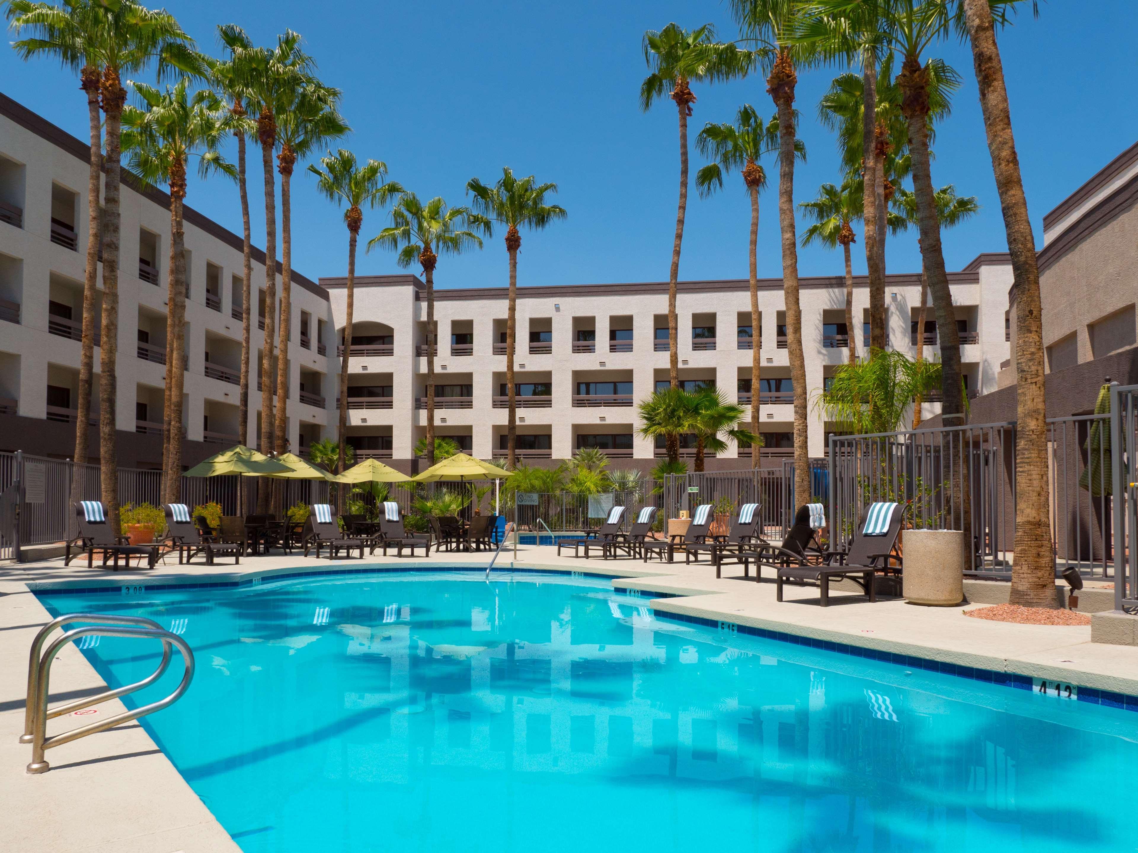 Hilton Phoenix Airport Экстерьер фото