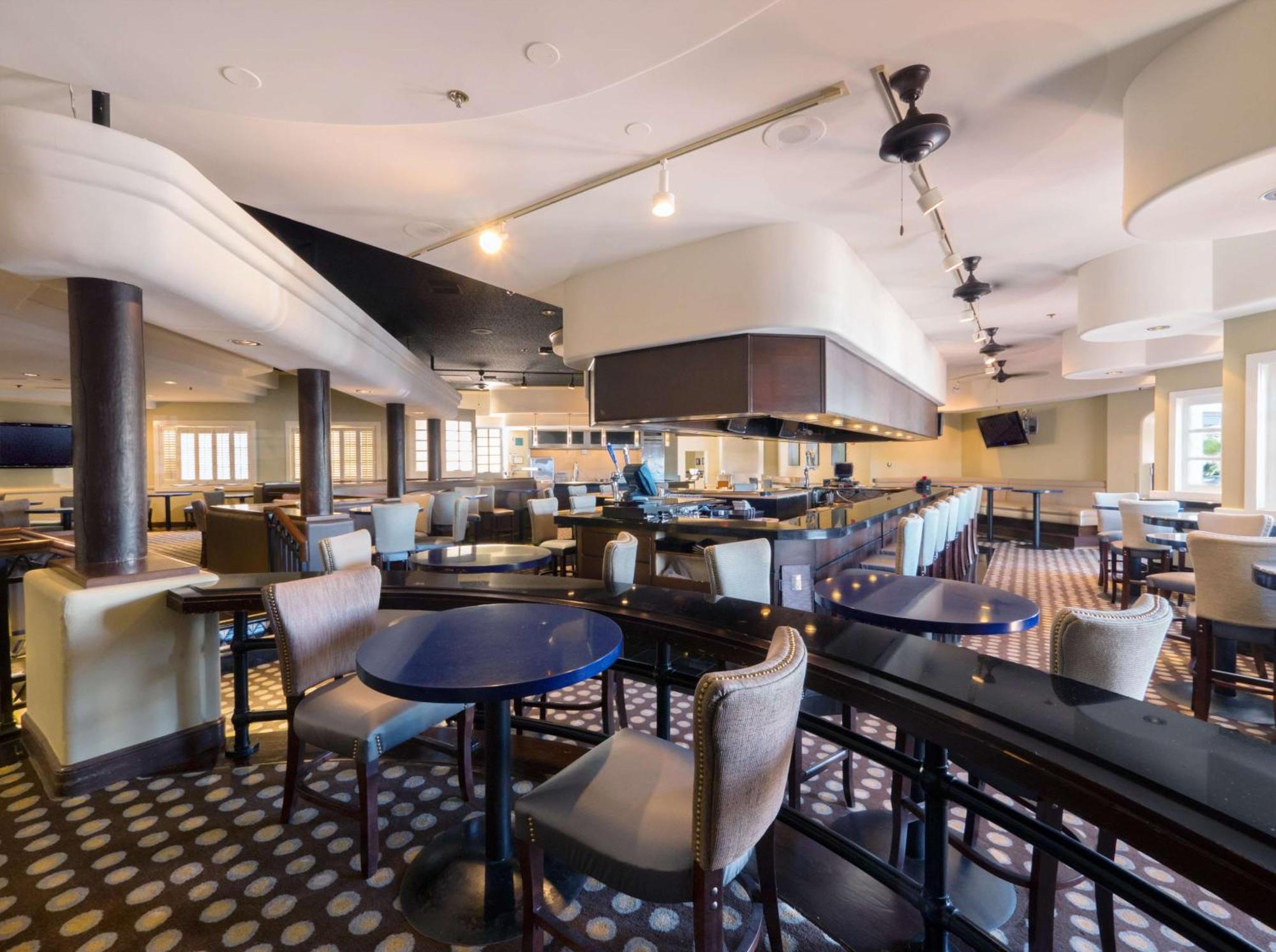 Hilton Phoenix Airport Экстерьер фото
